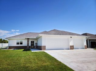 1009 W 61st Street Pl, Kearney, NE 68845
