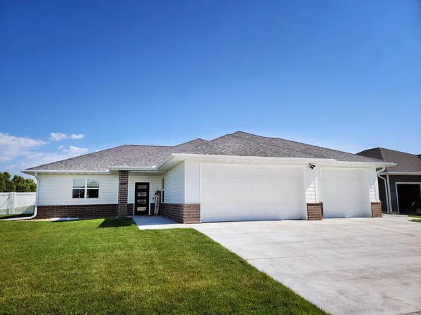 1009 W 61st Street Pl, Kearney, NE 68845