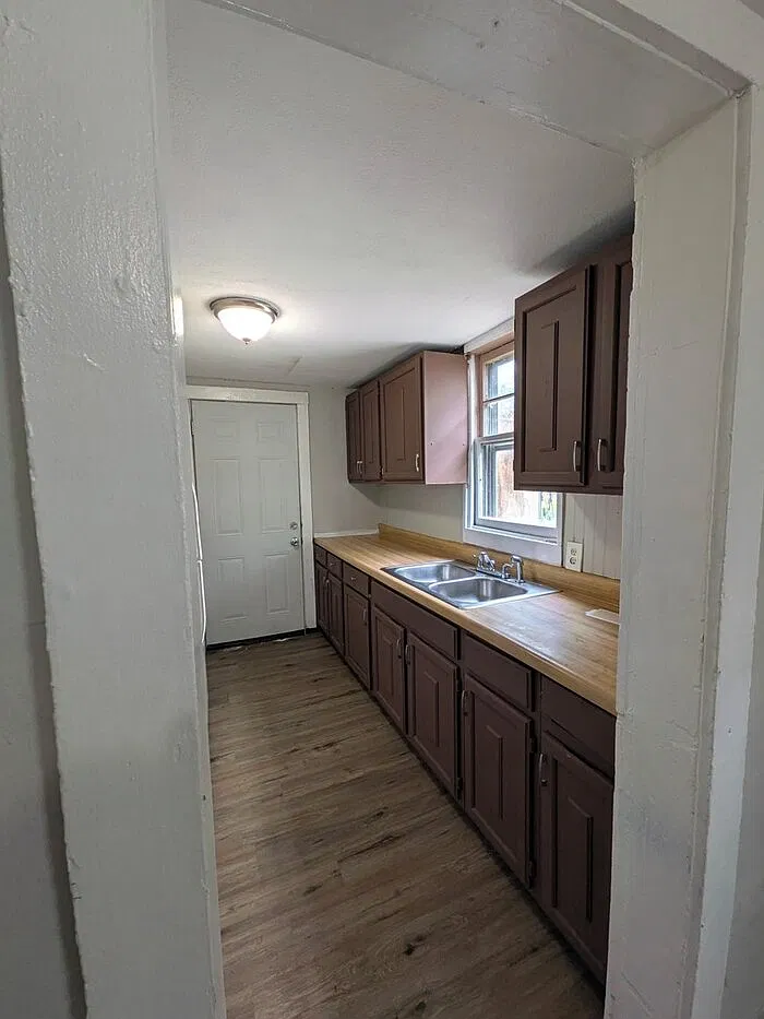 3 bed, 2.0 bath, $800 — Photo 4