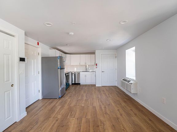 3rd image of 6410 Haverford Ave #2F