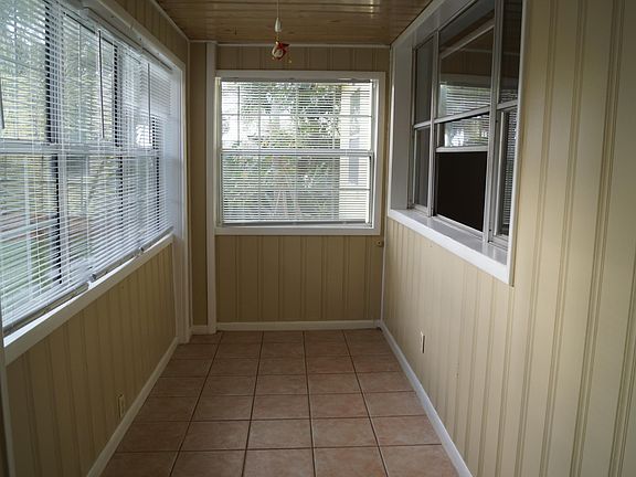 3rd image of 1912 Abington Dr APT A