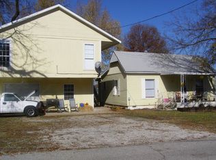 307 10th St, Grove, OK 74344