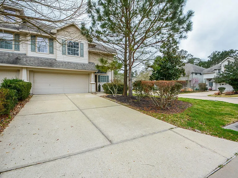 2 Stone Arrow Pl — Photo 25