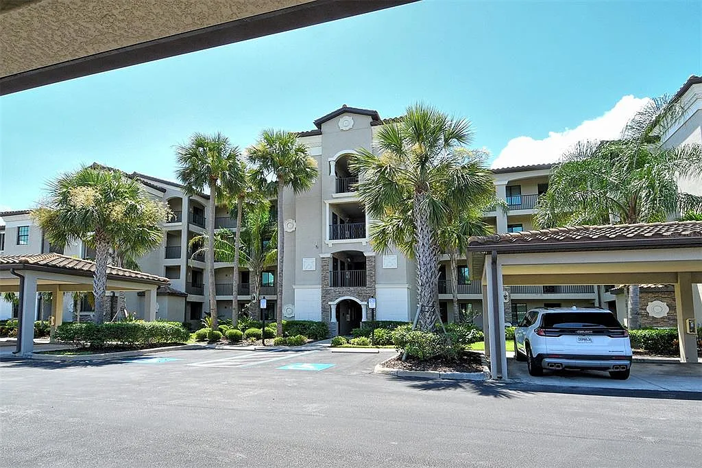2 bed, 2.0 bath, 1107 sqft, $5,200 — Photo 3