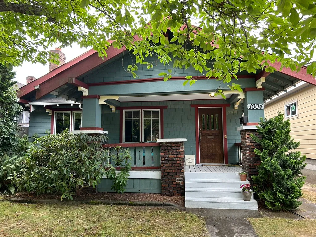 4 bed, 2200 sqft, $3,100 — Photo 1