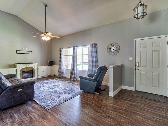 3rd image of 2809 Meadow Lark Ct