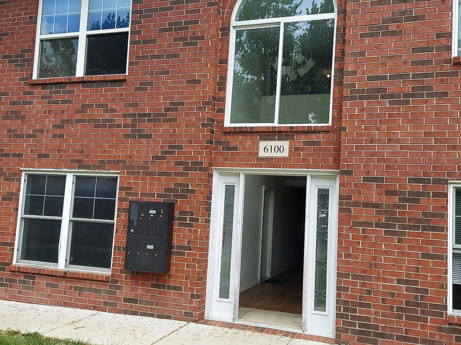 6100 Drexel St — Photo 1