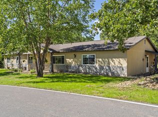 2853 Pioneer Point Rd, Galena, MO 65656