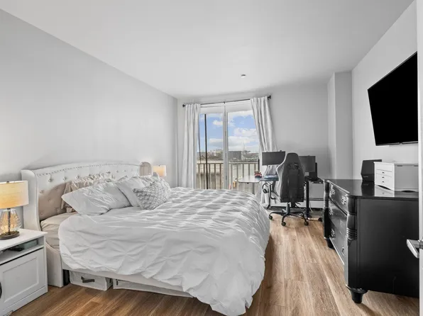 100 Shearwater Ct East image 13 of 36