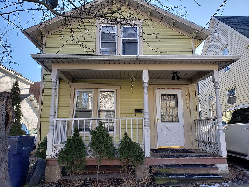 1st image of 711 McKinley St