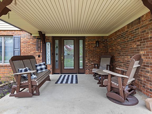 2nd image of 607 Elm Dr