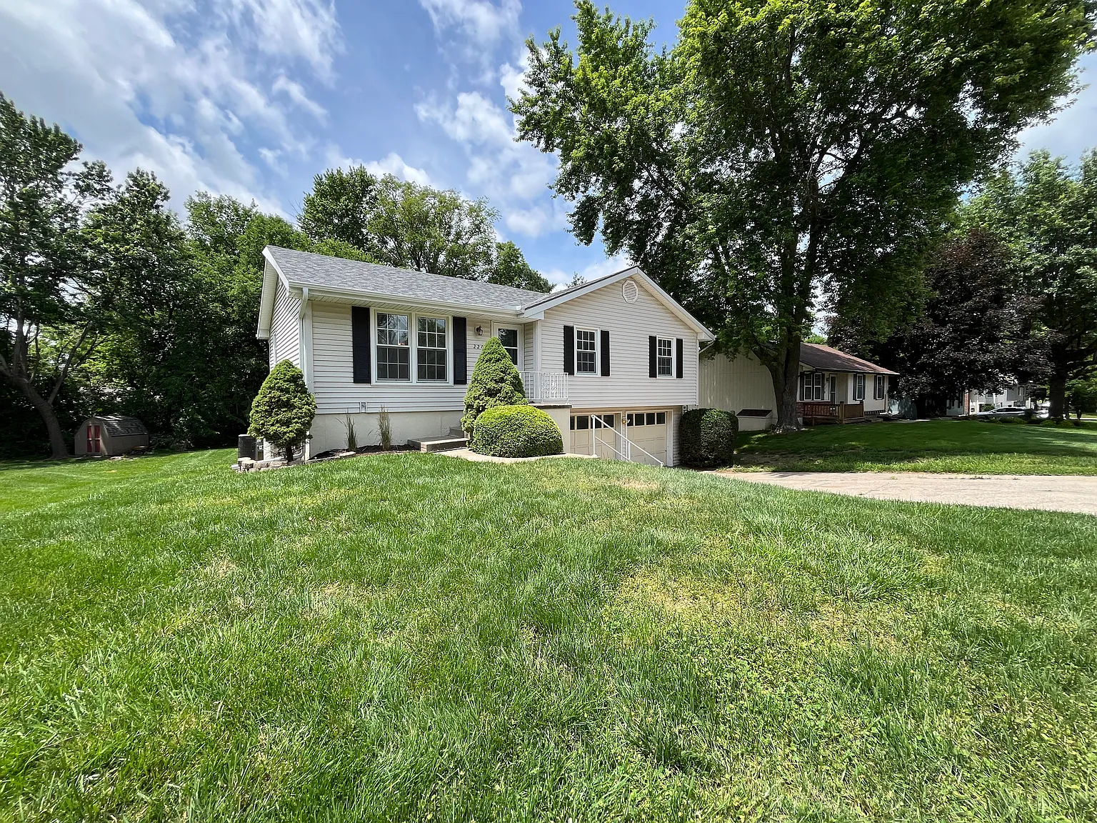 3 bed, 1056 sqft, $1,950 — Photo 3
