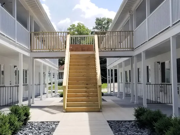 471 E State St #477, Sycamore, IL 60178