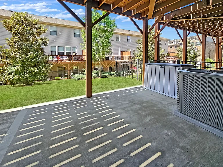 2142 Coventry Dr — Photo 47