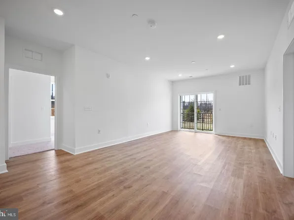 29305 Radford Ct, Monroe Township, NJ 08831