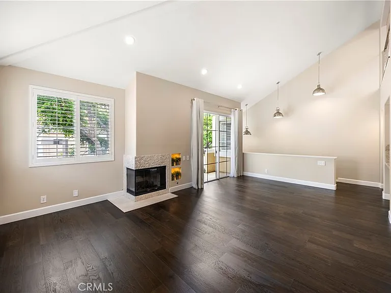 12 Opera Ln — Photo 3