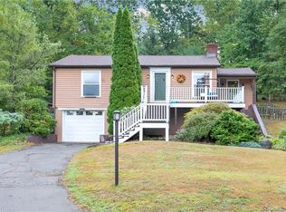 34 Pehr Ln, Cheshire, CT 06410