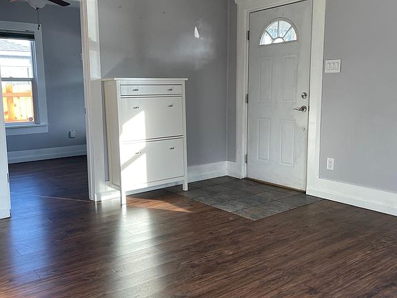 5th image of 1785 Berry St SE