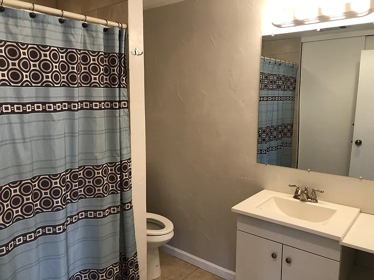 1718 E Montecito Ave — Photo 5