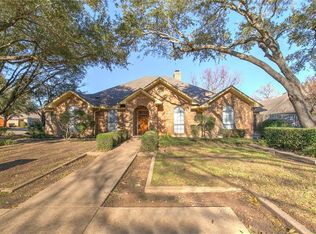 701 Amanda Ln, Cleburne, TX 76033