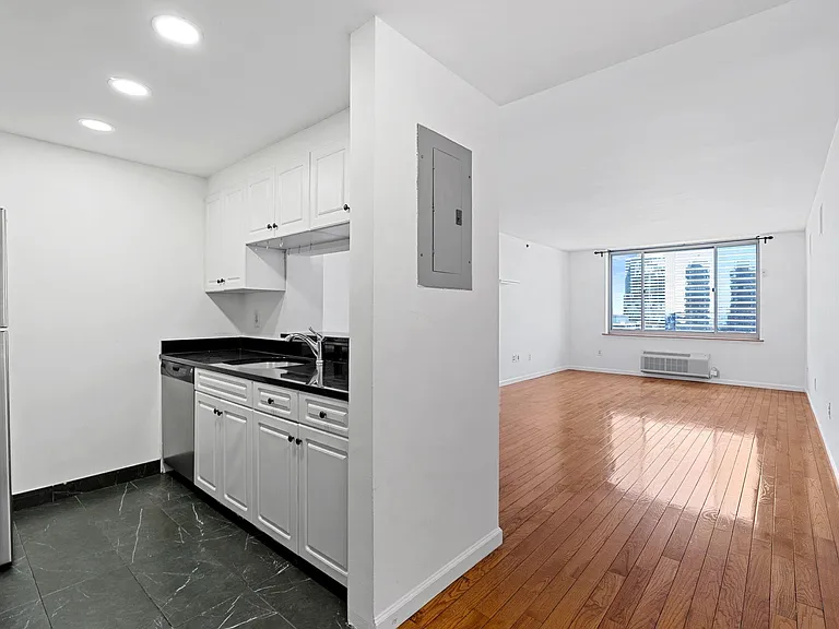 1 2nd St #2506 — Photo 1