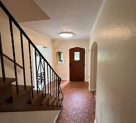 4th image of 2204 Orchard Rd