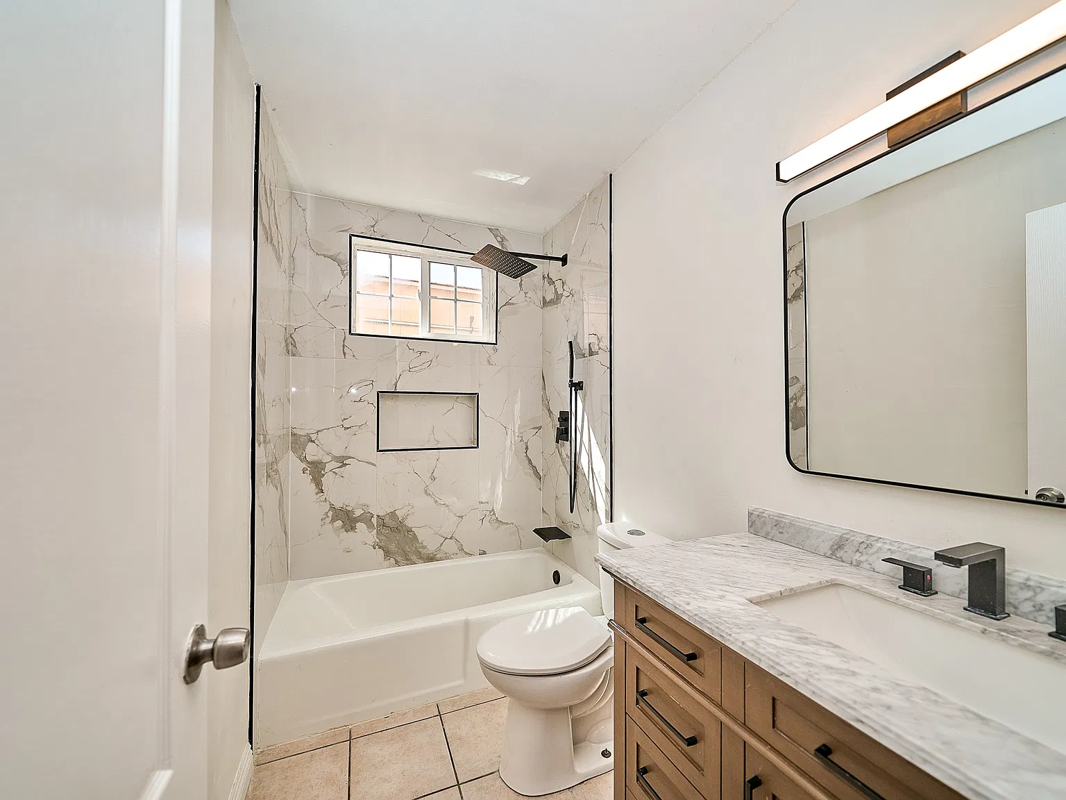 3 bed, 1240 sqft, $3,350 — Photo 2