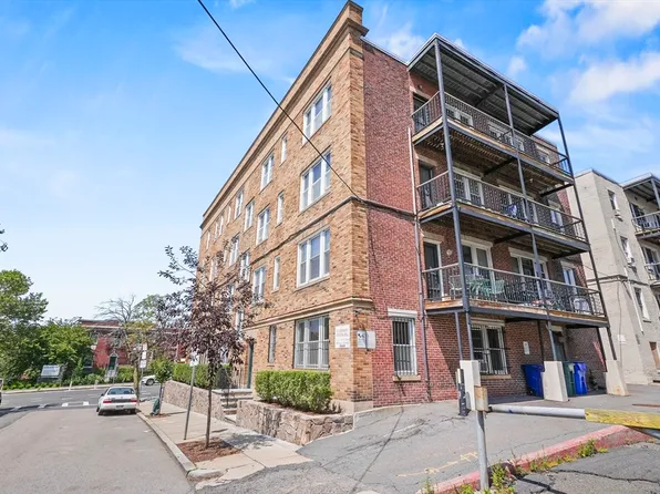 246 S Huntington Ave APT 3, Jamaica Plain, MA 02130