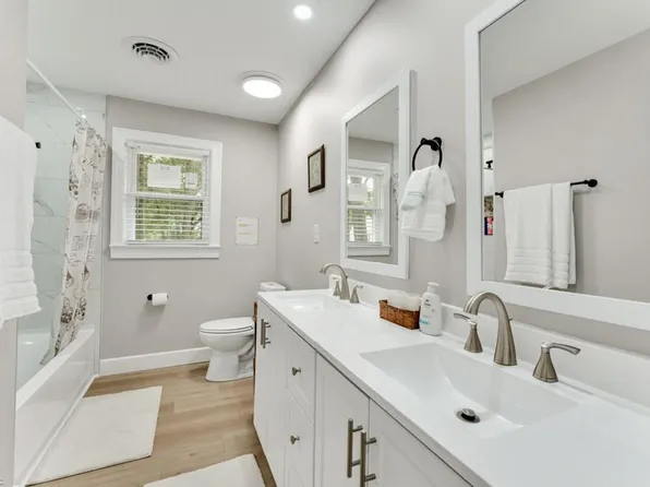 5833 Hedgerow Ln, Portsmouth, VA 23703