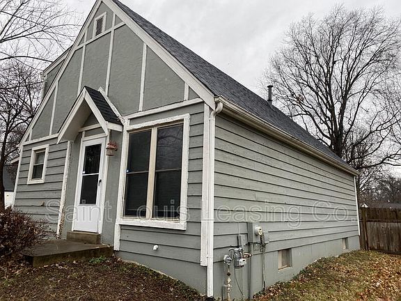 2nd image of 871 Valencia Ave
