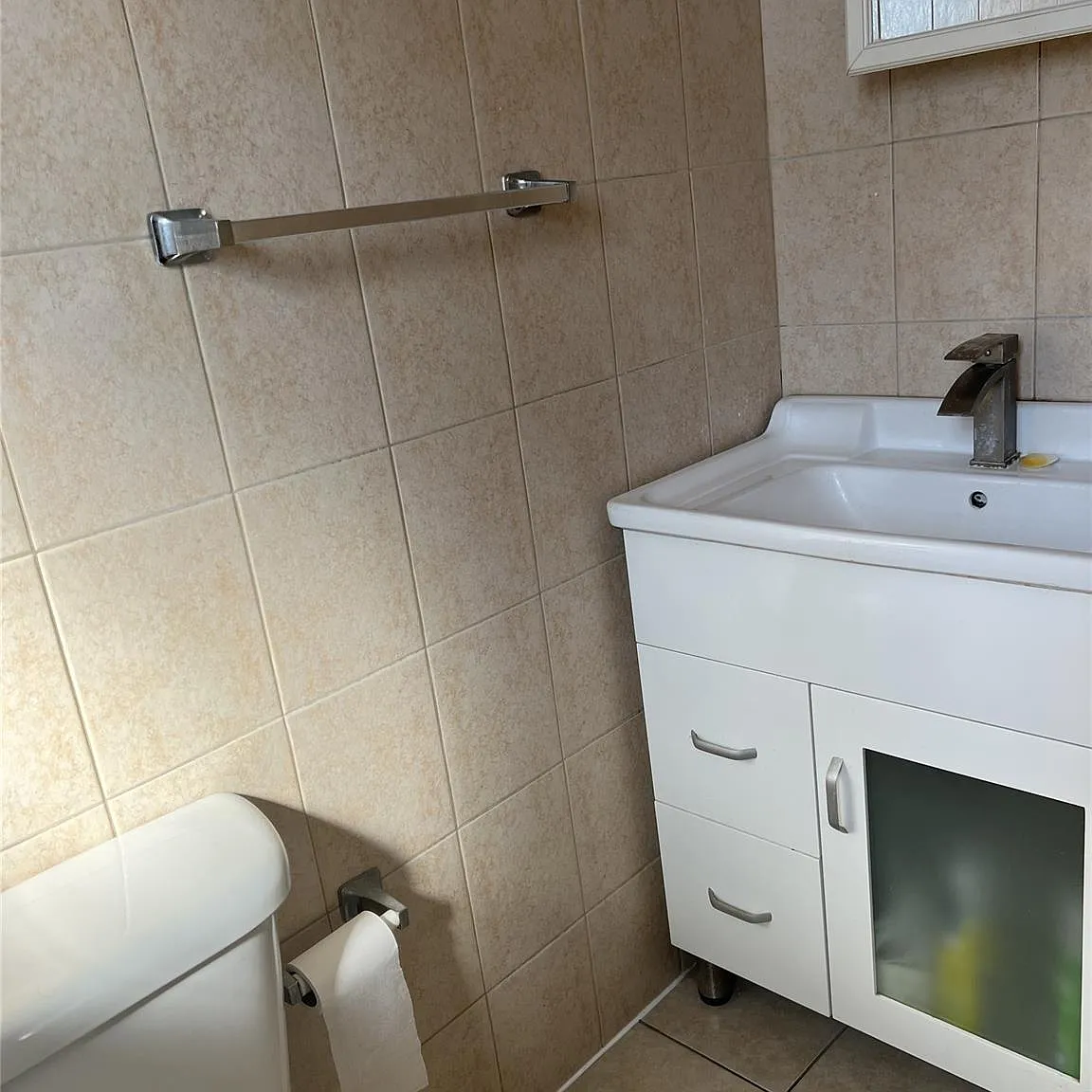 1 bed, 1.0 bath, 680 sqft, $2,300 — Photo 3