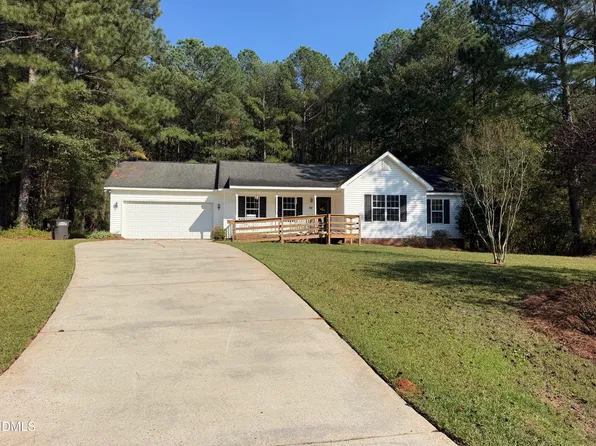 65 Mooney Dr, Fuquay Varina, NC 27526