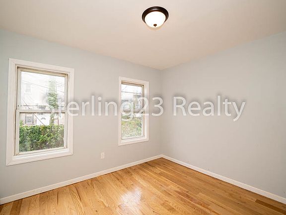 4th image of 20-62 32nd St #1