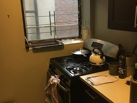 5th image of 1037 Bergen St APT A1