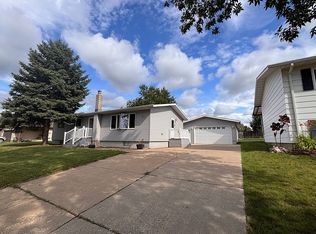 200 10th St NE, Beulah, ND 58523