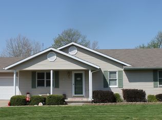 204 N Violet Dr, Auburn, IL 62615