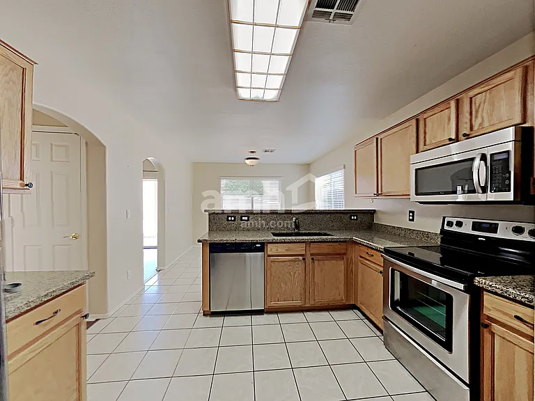 20416 N 31st Way — Photo 4