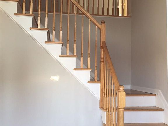 2nd image of 20 Cambridge Ct