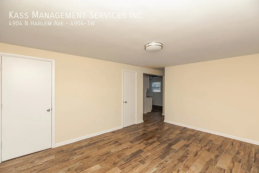 Gorgeous 2 bed - SS Appliances - Modern Bath - Pets Allowed — Photo 3