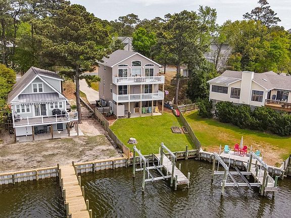 2nd image of 542 Harbour View Dr