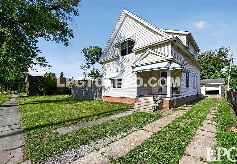 3318 Stickney Ave — Photo 2