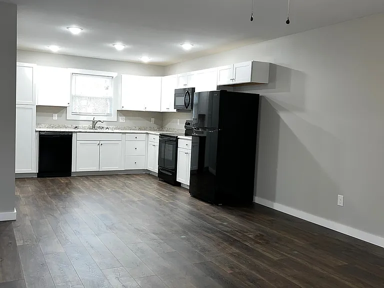 66 Hickory Hill Ln — Photo 3