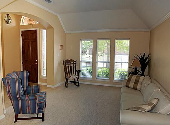 2nd image of 7921 Goldfinch Dr