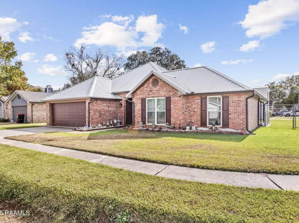 200 Bull Run Cir, Broussard, LA 70518