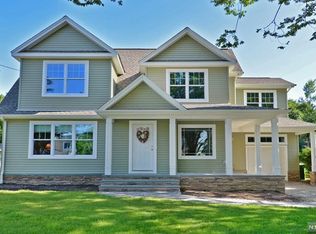 185 Lozier Ct, Paramus, NJ 07652