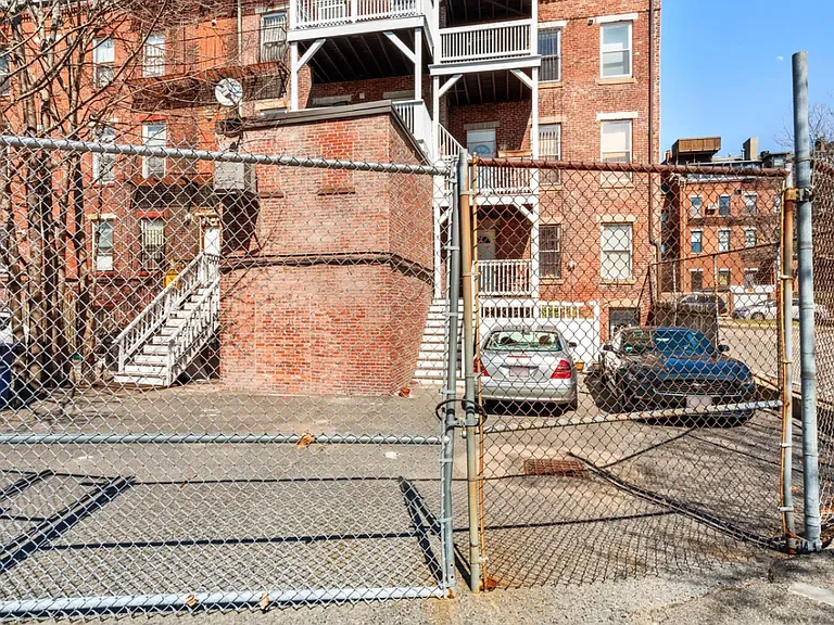 200 Northampton St #5 — Photo 11