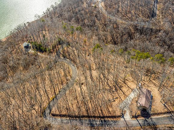 4th image of 317 Mountain View Dr