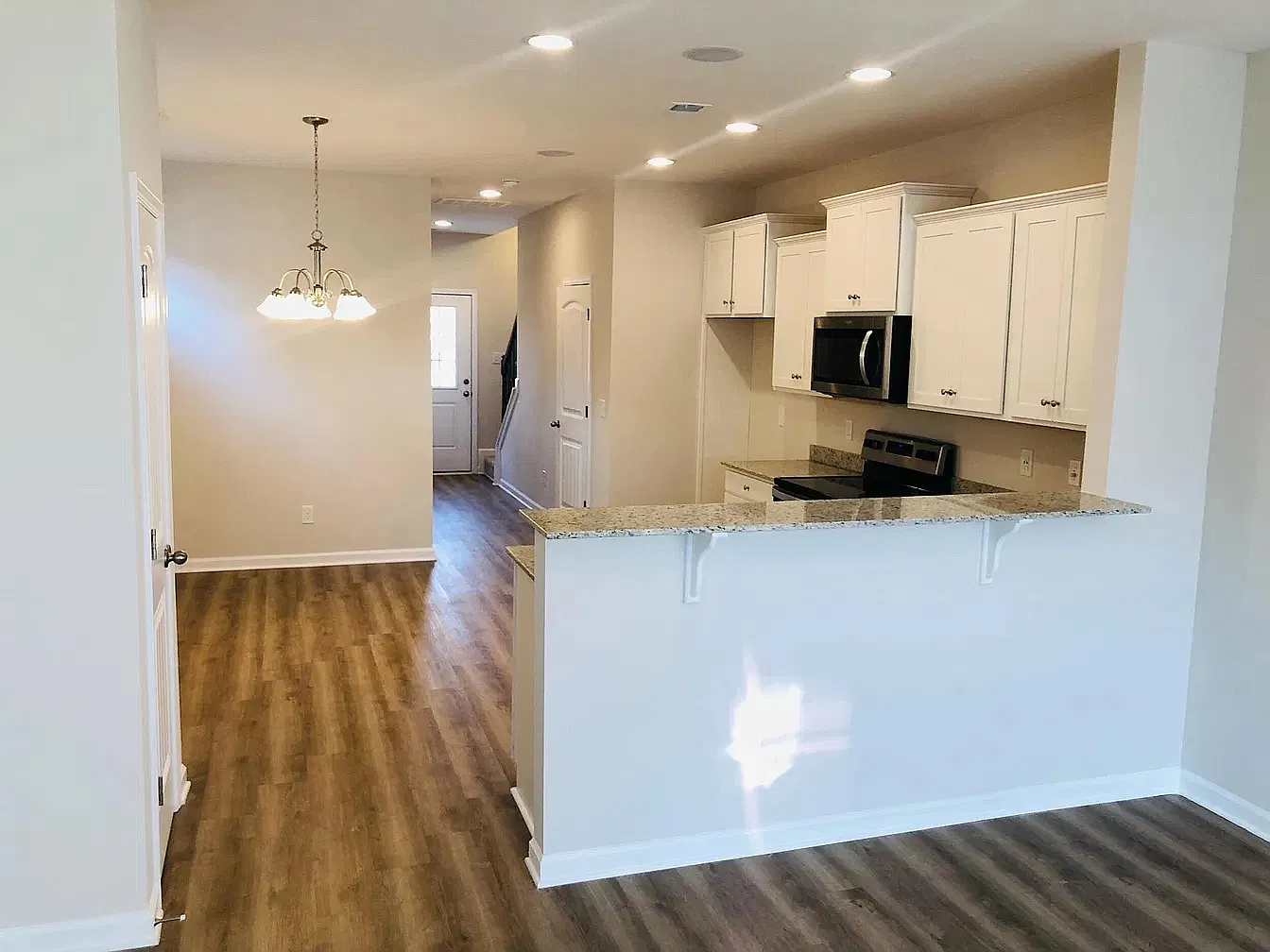 3 bed, 2.5 bath, 1340 sqft, $1,700 — Photo 2