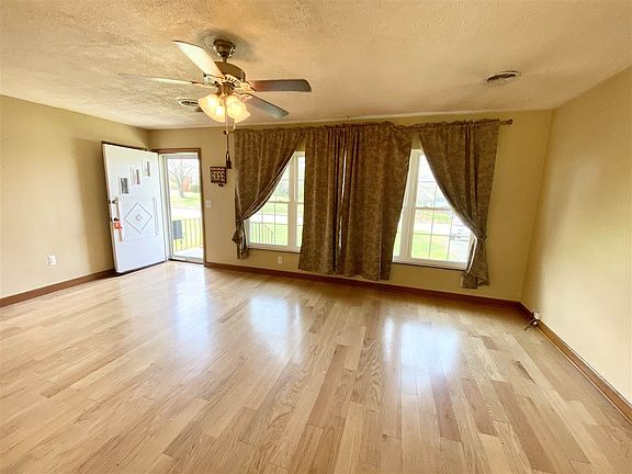 2nd image of 325 Hale Ave