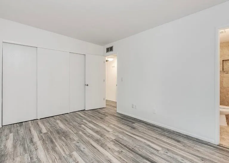 1327 S Wright Rd — Photo 19